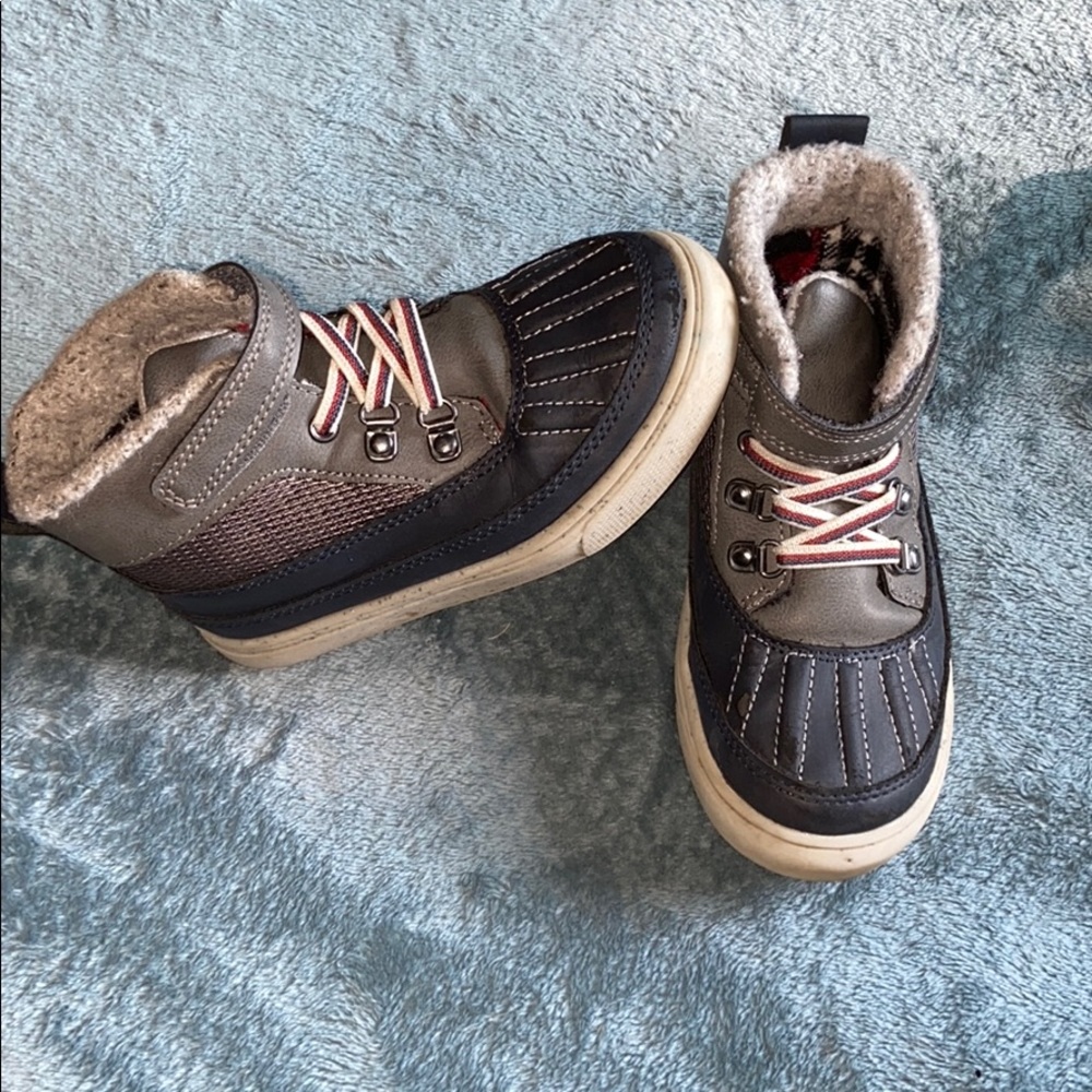 GUC Toddler size 10 Winter Boots Cat & Jack